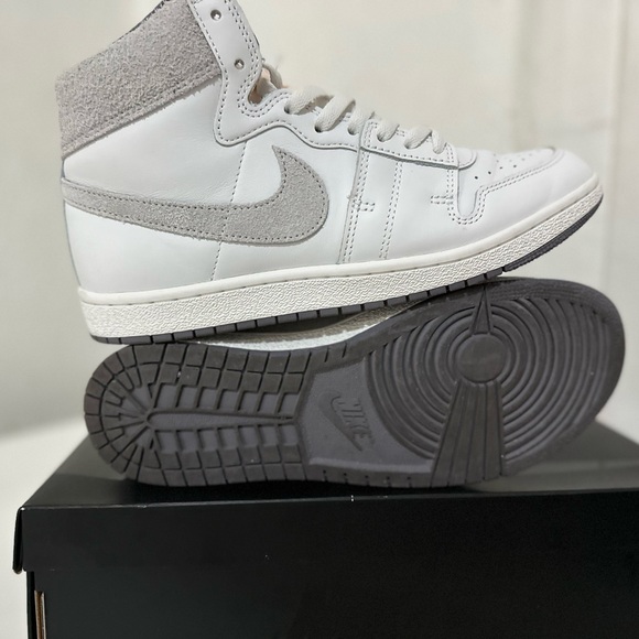 Nike Jordan Air Ship PE SP
Tech Grey - Picture 7 of 8